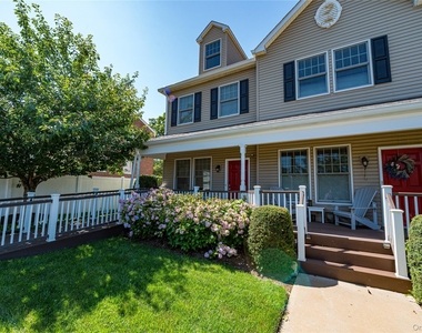 7 Nathan Hale Drive - Photo Thumbnail 1