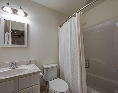 7 Nathan Hale Drive - Photo Thumbnail 13