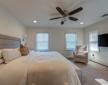 7 Nathan Hale Drive - Photo Thumbnail 15