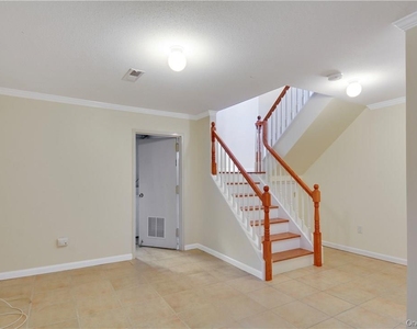 5 Crosby Place - Photo Thumbnail 4