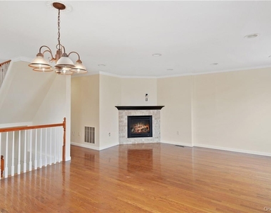 5 Crosby Place - Photo Thumbnail 1