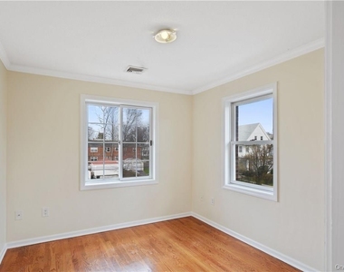 5 Crosby Place - Photo Thumbnail 15