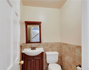 5 Crosby Place - Photo Thumbnail 14