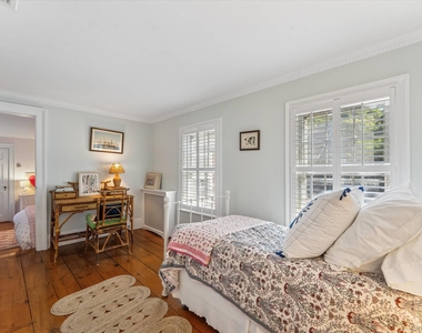 20 Quogue Street - Photo Thumbnail 16