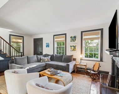 20 Quogue Street - Photo Thumbnail 10