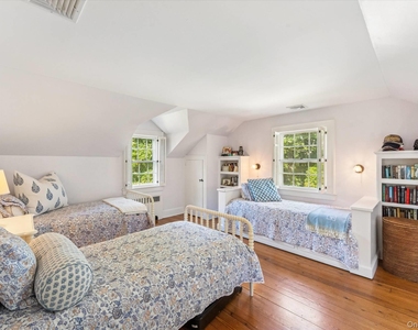20 Quogue Street - Photo Thumbnail 14