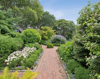 20 Quogue Street - Photo Thumbnail 31