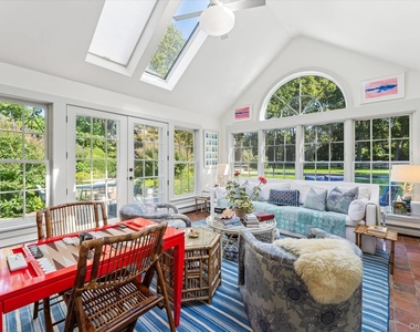 20 Quogue Street - Photo Thumbnail 3