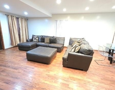 188-25 Mangin Avenue - Photo Thumbnail 1
