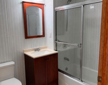 35-19 Leavitt Street - Photo Thumbnail 9