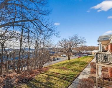4 Colonial Road - Photo Thumbnail 16