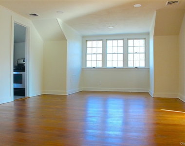66 Scudder Place - Photo Thumbnail 3