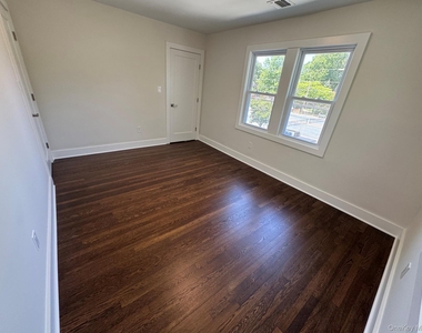 482 Fourth Avenue - Photo Thumbnail 7