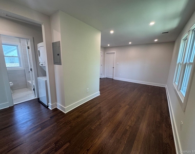 482 Fourth Avenue - Photo Thumbnail 2