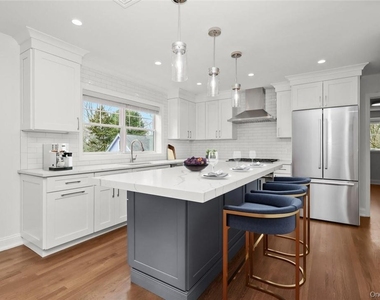 517 Walnut Street - Photo Thumbnail 5