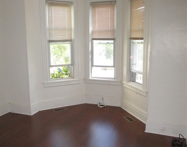 33 Bayview Terrace Unit 1 - Photo Thumbnail 5
