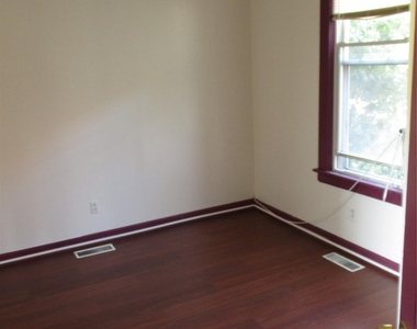 33 Bayview Terrace Unit 1 - Photo Thumbnail 8