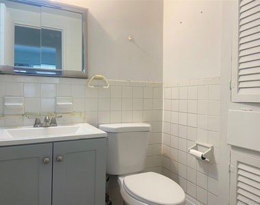 89-15 Parsons Boulevard - Photo Thumbnail 4