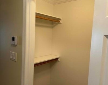 14 Willis Ave - Photo Thumbnail 6