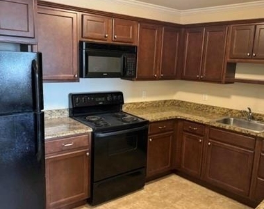 14 Willis Ave - Photo Thumbnail 3