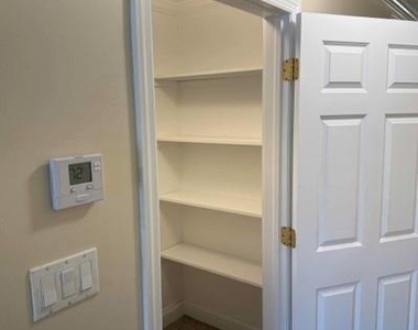 14 Willis Ave - Photo Thumbnail 7