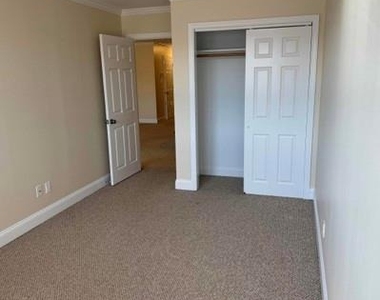 14 Willis Ave - Photo Thumbnail 5