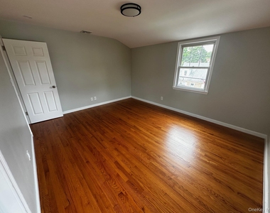 21 Batavia Place - Photo Thumbnail 9