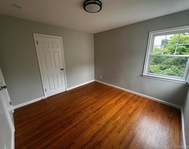 21 Batavia Place - Photo Thumbnail 13