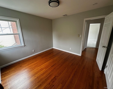 21 Batavia Place - Photo Thumbnail 12