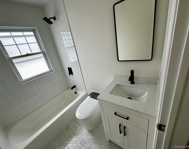 21 Batavia Place - Photo Thumbnail 2