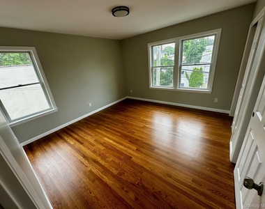 21 Batavia Place - Photo Thumbnail 16