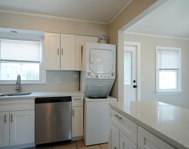 59 Troy Avenue - Photo Thumbnail 8