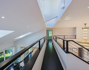 369 E Shore Road - Photo Thumbnail 14