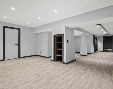 369 E Shore Road - Photo Thumbnail 27