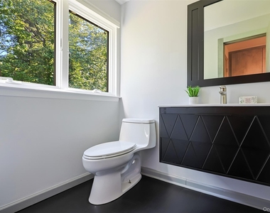 369 E Shore Road - Photo Thumbnail 20