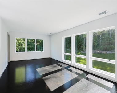 369 E Shore Road - Photo Thumbnail 25