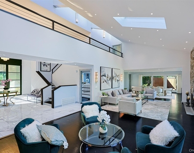 369 E Shore Road - Photo Thumbnail 3
