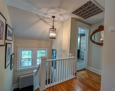 24 Soundview Road - Photo Thumbnail 12