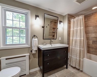 24 Soundview Road - Photo Thumbnail 16