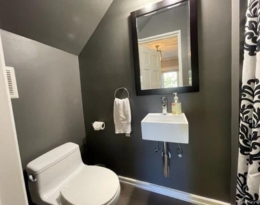 24 Soundview Road - Photo Thumbnail 11