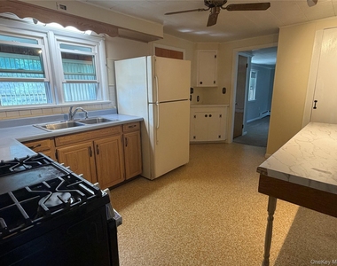 1390 Kings Highway - Photo Thumbnail 9