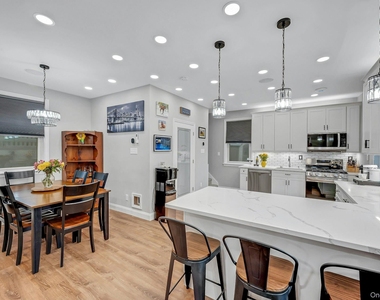 32 Glendale Avenue - Photo Thumbnail 2