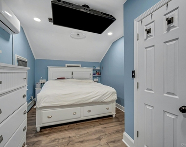32 Glendale Avenue - Photo Thumbnail 8
