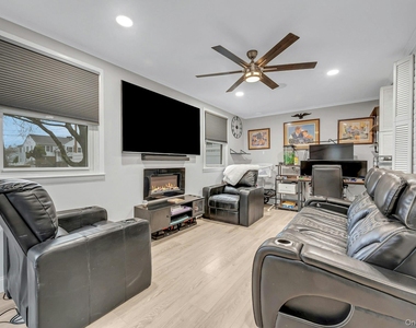 32 Glendale Avenue - Photo Thumbnail 1
