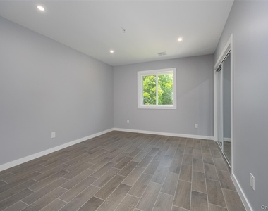 126 Innis Avenue - Photo Thumbnail 5