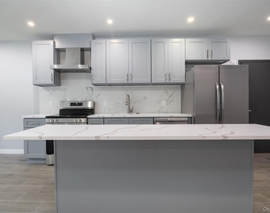 126 Innis Avenue - Photo Thumbnail 2