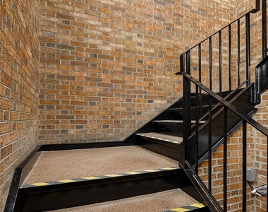 126 Innis Avenue - Photo Thumbnail 7