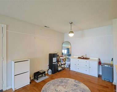 3 Brook Drive - Photo Thumbnail 10