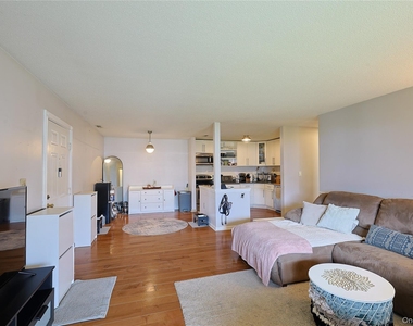 3 Brook Drive - Photo Thumbnail 4