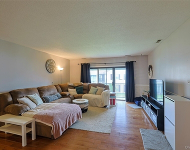 3 Brook Drive - Photo Thumbnail 5